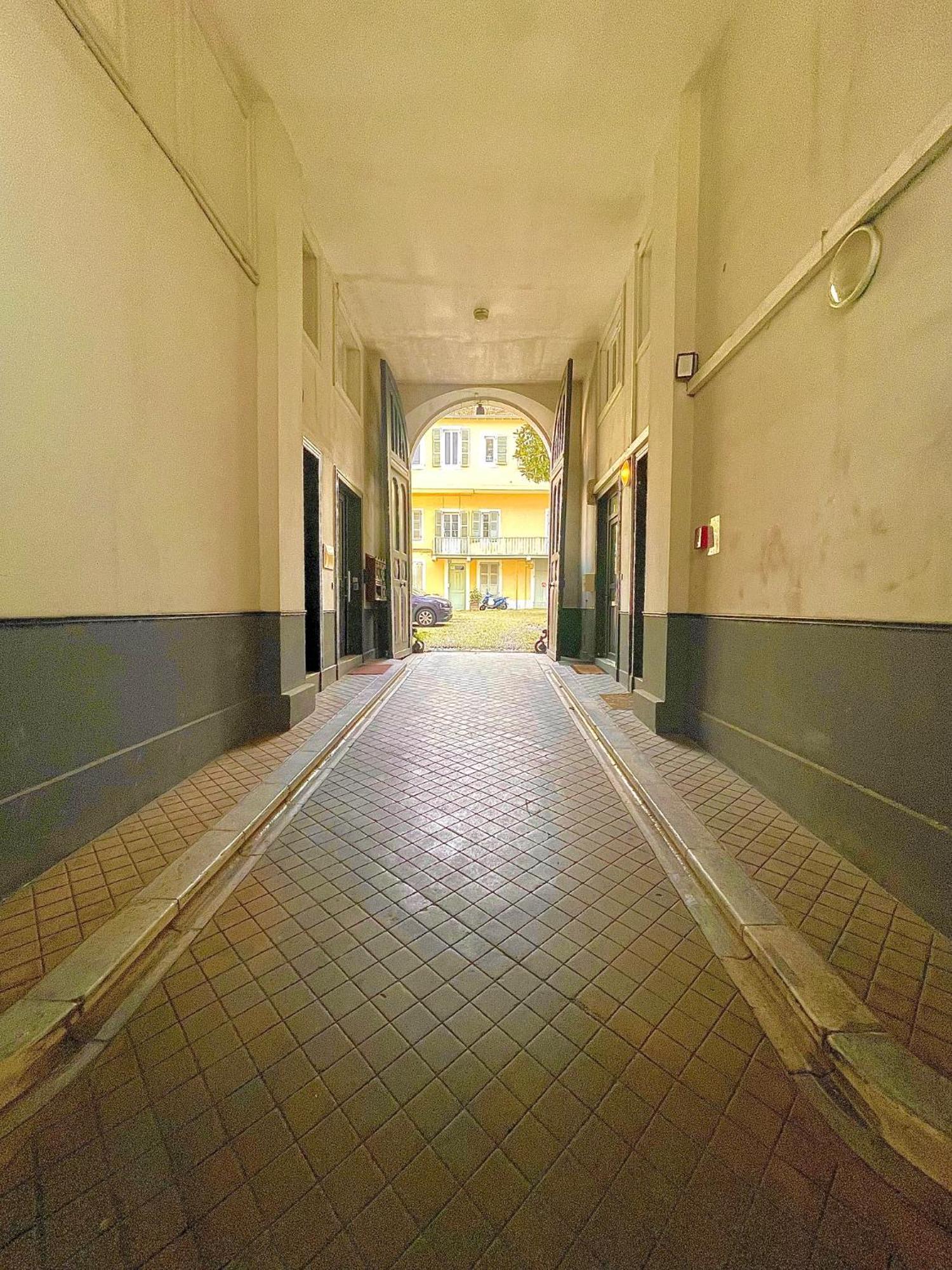 Tiny Stud Apartment Pau Exterior photo